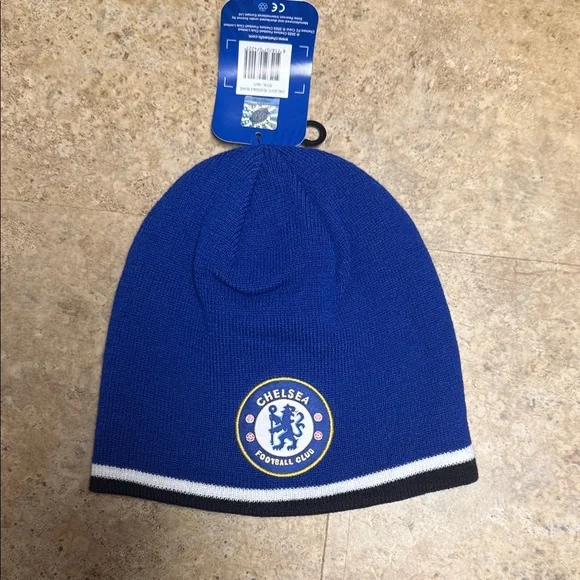 Chelsea FC Reversible Beanie NWT - Picture 1 of 3